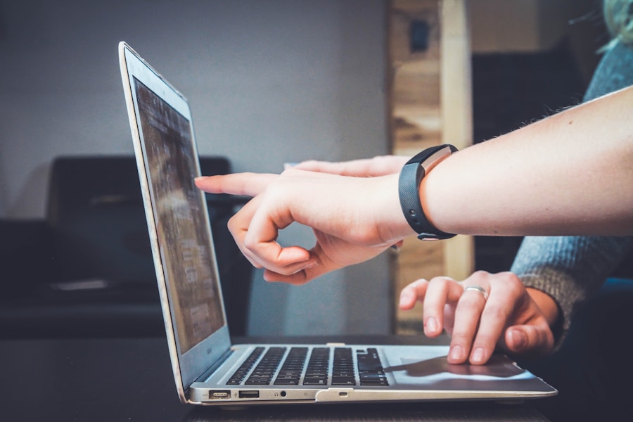 网络热议话题追踪 - 每日爆料精选